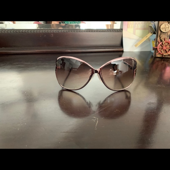 Tom Ford Sunglasses in the color purple - Picture 1 of 3